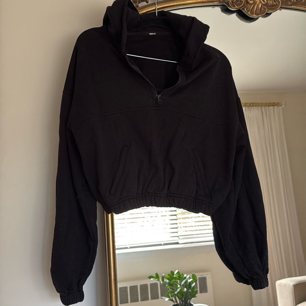 Cropped ALO Hoodie